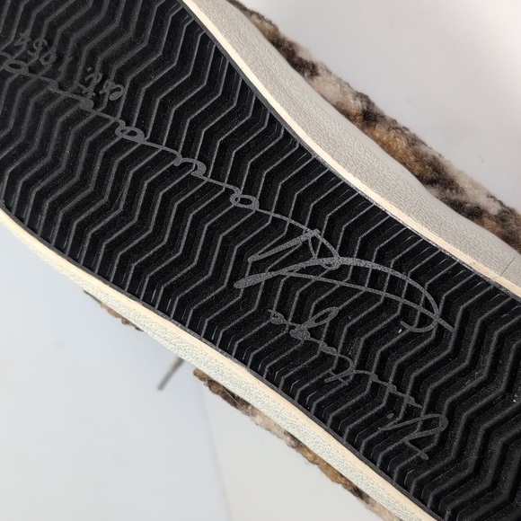 Vintage Havana Tan and Cream Faux Fur slip on Sneakers womans size 8.5 - Picture 14 of 16